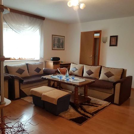 Kuca Za Odmor Sarcevic Apartment Prozor Bagian luar foto