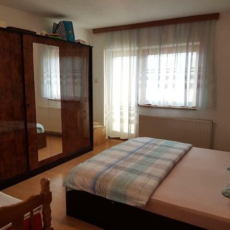 Kuca Za Odmor Sarcevic Apartment Prozor Bagian luar foto