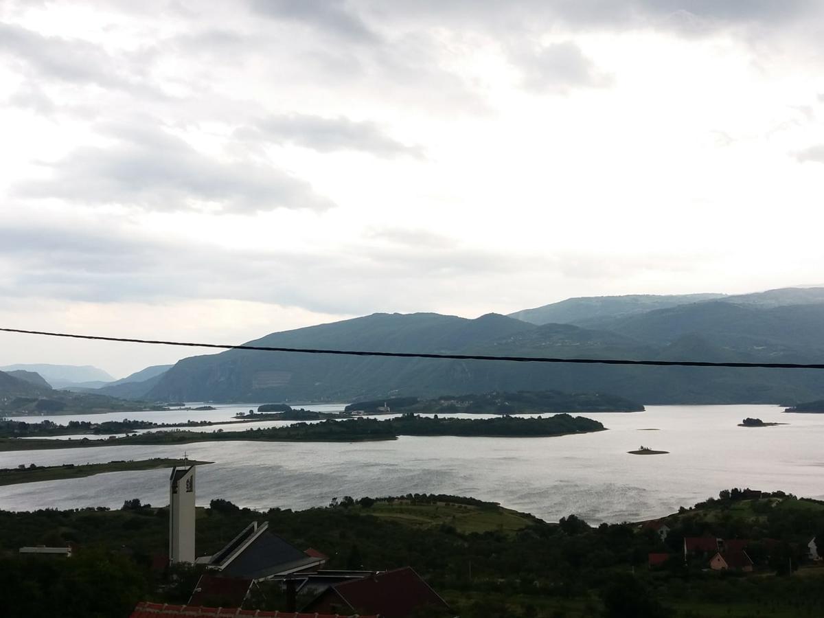 Kuca Za Odmor Sarcevic Apartment Prozor Bagian luar foto