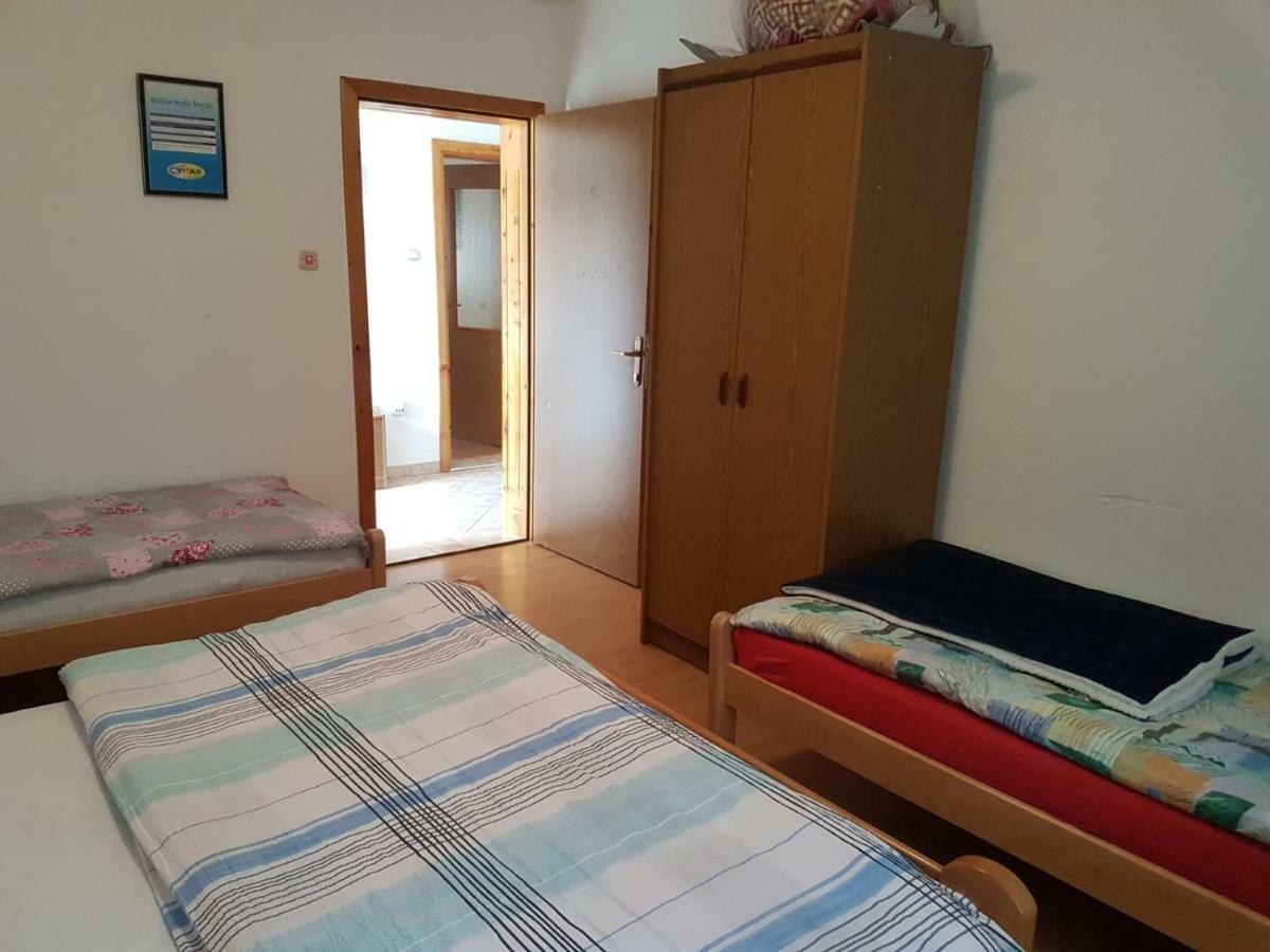 Kuca Za Odmor Sarcevic Apartment Prozor Bagian luar foto