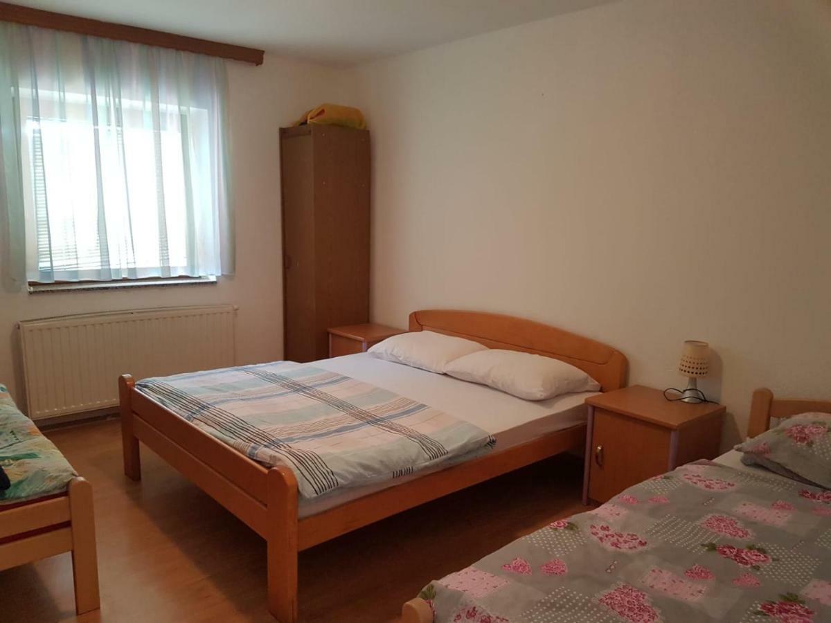 Kuca Za Odmor Sarcevic Apartment Prozor Bagian luar foto